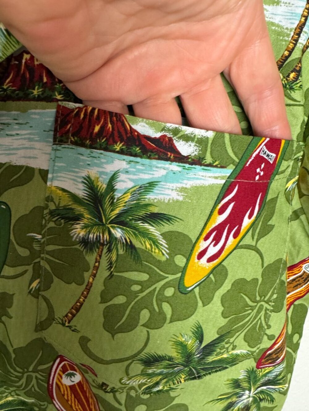NWOT RJC Kids Green Hawaiian Aloha Shirt Surfboard Made in Hawaii Size 16 - Picture 4 of 8
